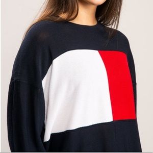 Tommy Hilfiger Color-Block Cropped Sweatshirt